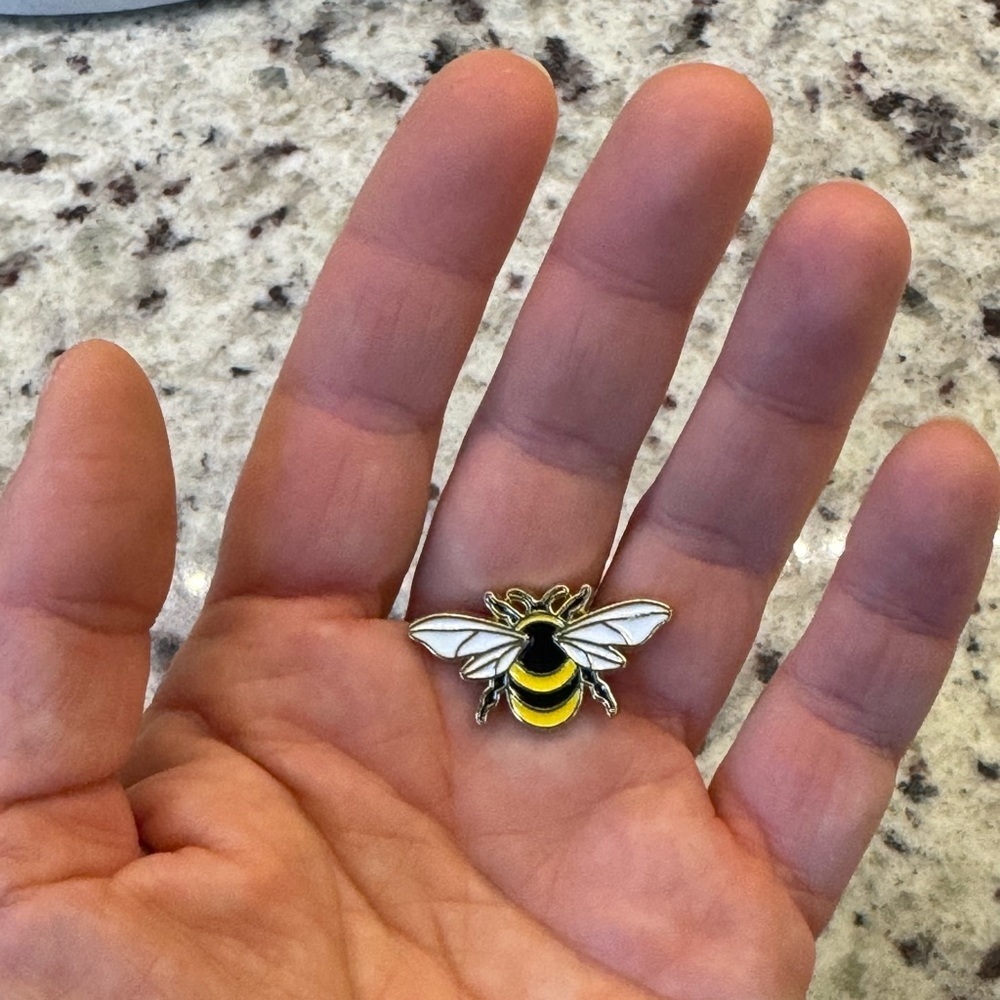 3/$15 Cute Little Honeybee Enamel Pin Brooch - Picture 4 of 6